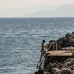 Seafront Karavi With Private Sea Access - Iris Lefkada וילה