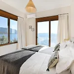 וילה Seafront Karavi With Private Sea Access - Iris Lefkada סיבוטה