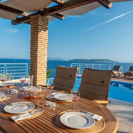 Seafront Karavi With Private Sea Access - Iris Lefkada