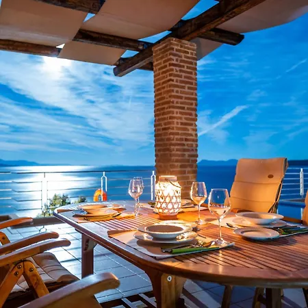Seafront Karavi With Private Sea Access - Iris Lefkada * Sivota