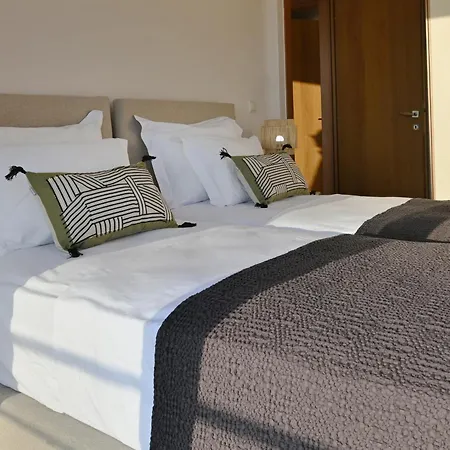 וילה Seafront Karavi With Private Sea Access - Iris Lefkada