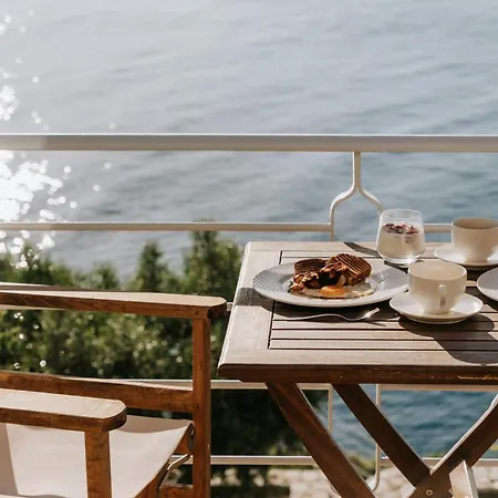 Seafront Karavi With Private Sea Access - Iris Lefkada וילה