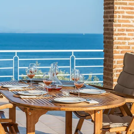 Vila Seafront Karavi With Private Sea Access - Iris Lefkada *