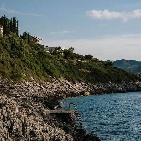 וילה Seafront Karavi With Private Sea Access - Iris Lefkada