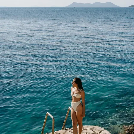 Seafront Karavi With Private Sea Access - Iris Lefkada فيلة